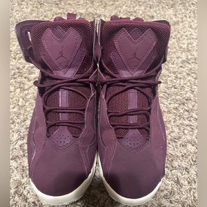 Men’s Jordan’s burgundy- Rare color